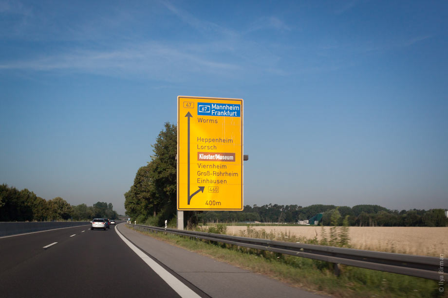 German road signs are the most beautiful in the world