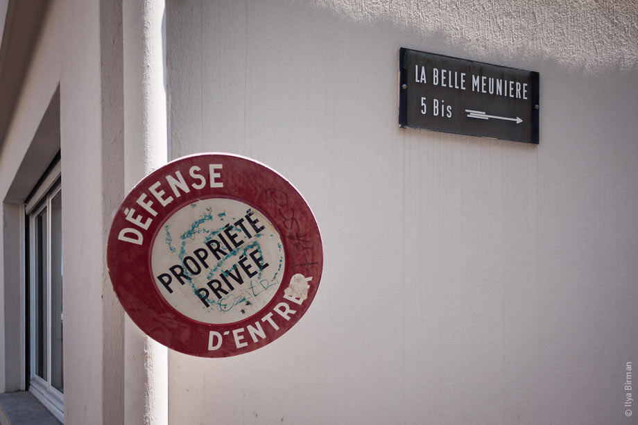 Private property sign in Nice