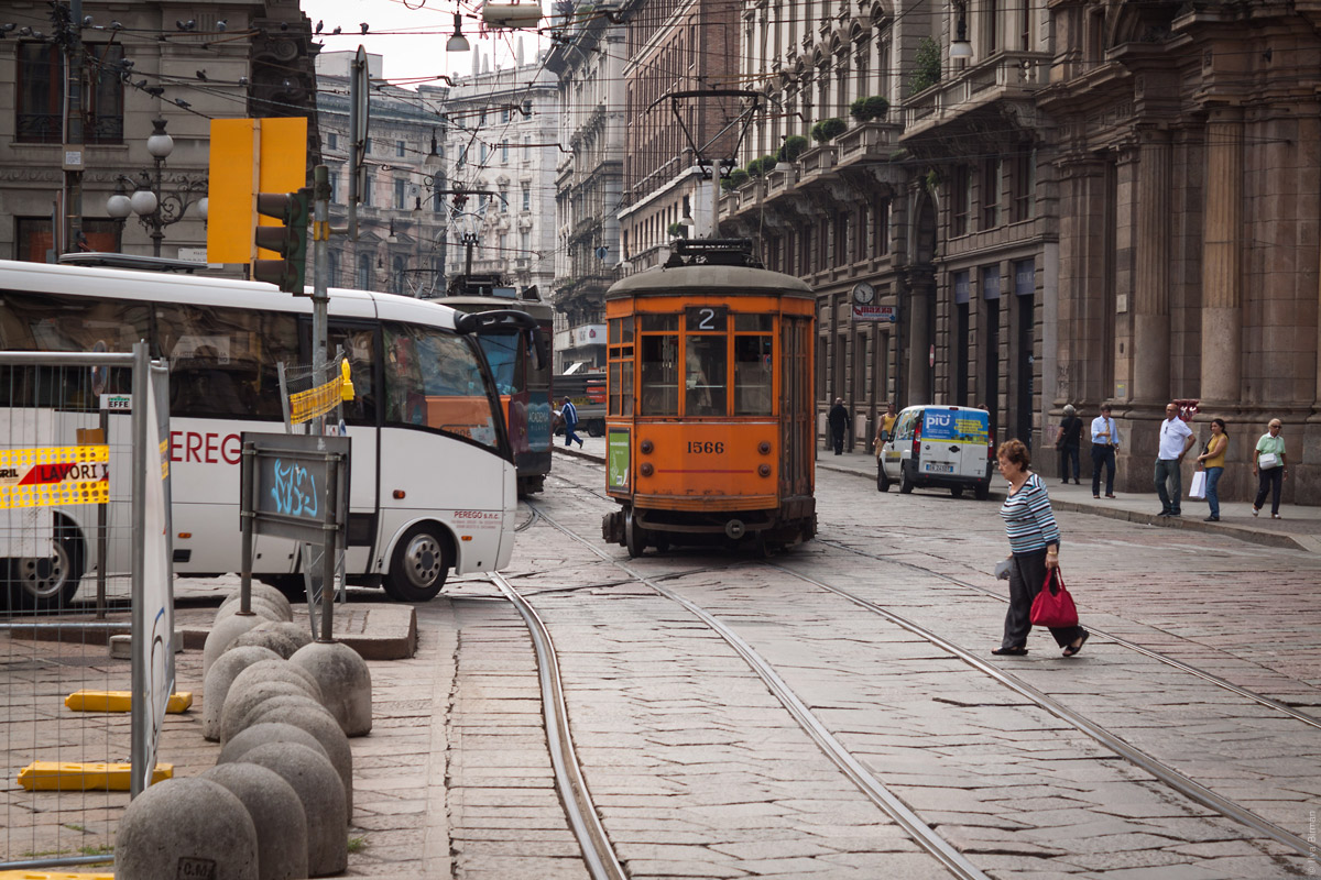 Trams are adorable in Milan