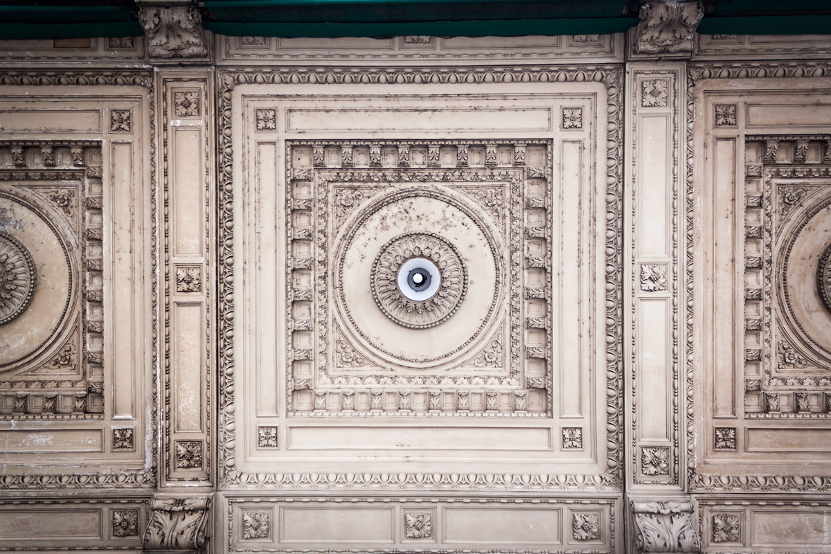 A ceiling in a shopping mall in Milan