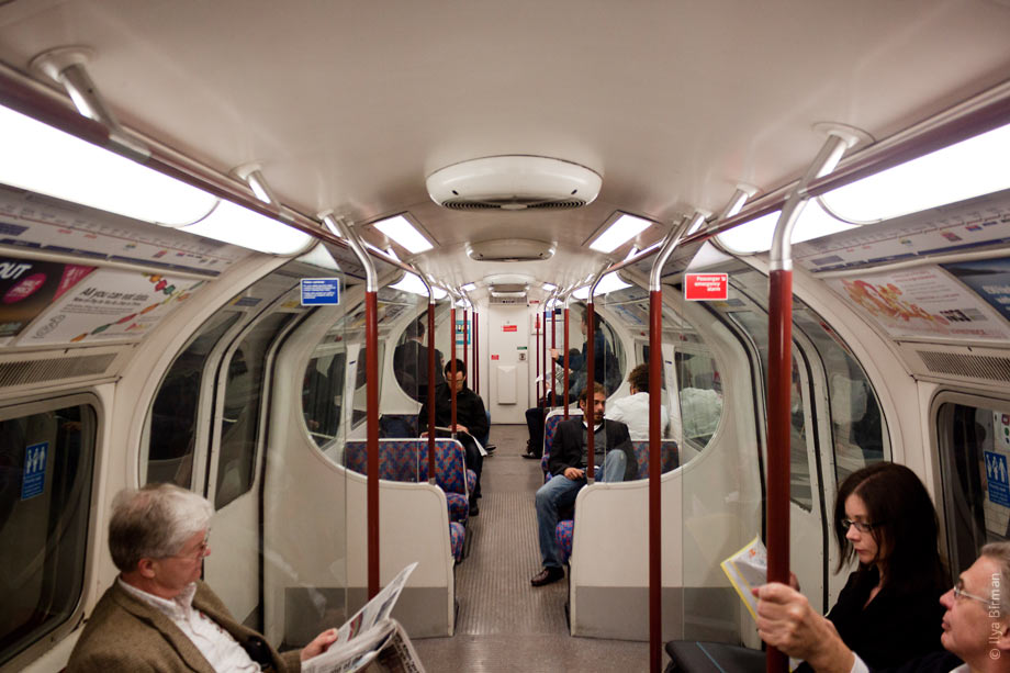 Hand-rails colour on the London Underground
