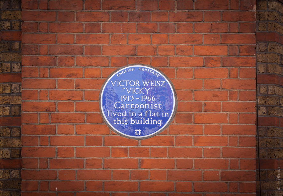 The round memorial plaque in London