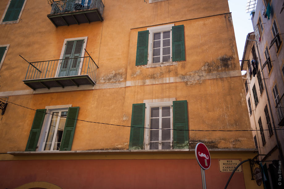 Painted windows in Nice