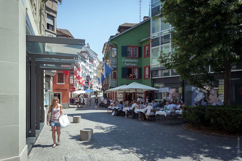 Swiss flags in Zurich