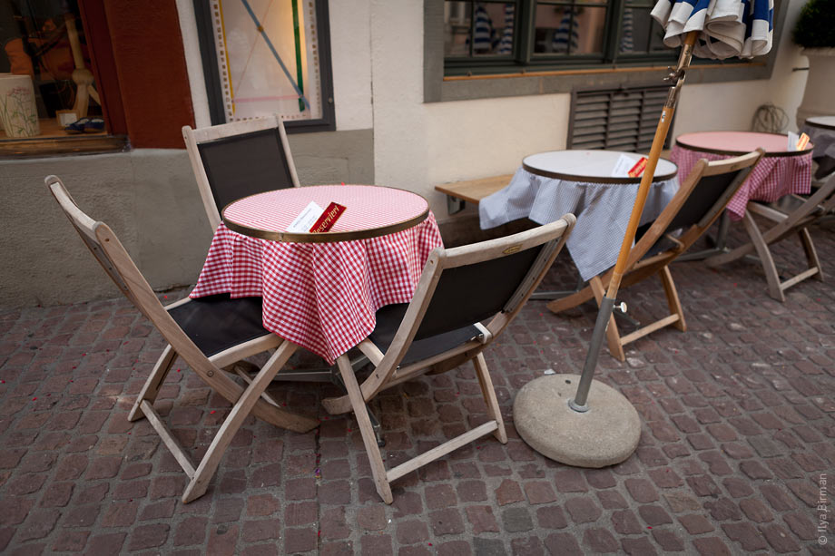 Anti-wind rings in Zurich